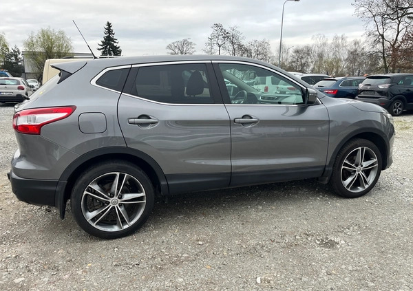 Nissan Qashqai cena 56500 przebieg: 92700, rok produkcji 2016 z Biała Rawska małe 326